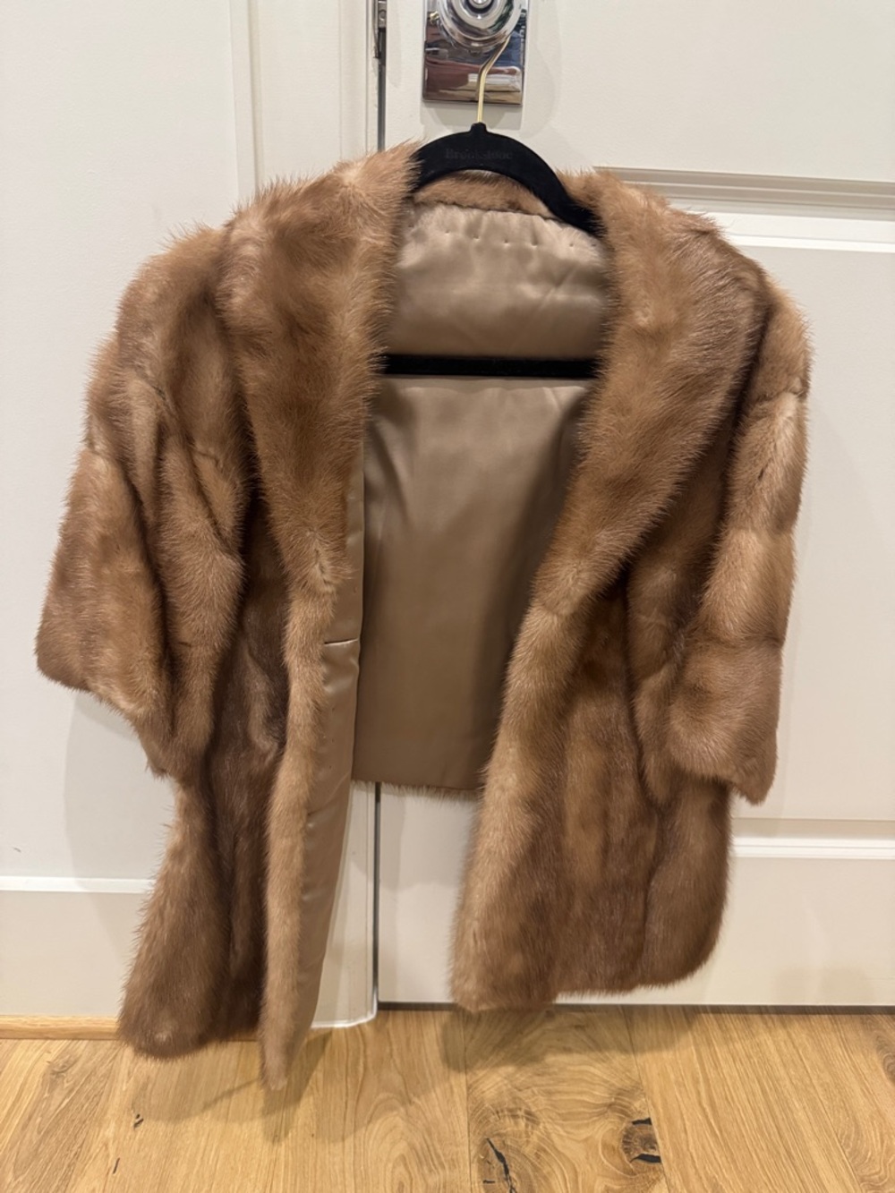 Luxurious Short Brown Fur Mink Jacket - Women's Coat